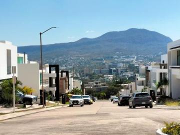 En Venta Casa en Club Residencial Las Américas en la Zona Dorada de Tuxtla Gutz
