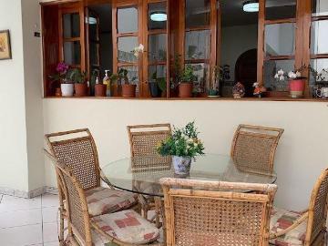 En Venta Casa en El Remanso La Molina a cuadras del colegio Altair