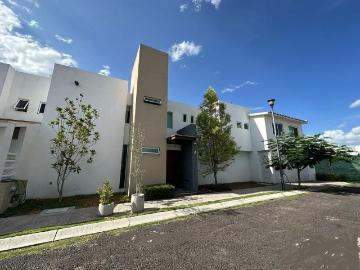 En Venta Casa en Hacienda Real Tejeda, Gran Ubicaci?n, Estancia Amplias