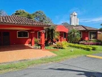 EN VENTA CASA EN PLAYA CORONADO – CLUB DE GOLF