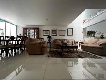 EN VENTA CASA FUENTES DEL PEDREGAL 501, REMODELADA