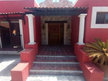 EN VENTA CASA GRANDE, AMPLIA, TIPO QUINTA DE UNA PLANTA EN XCANATÚN, MERIDA