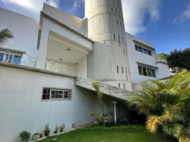 En venta Casa La Lagunita 1500mts2/7h/8b/10p