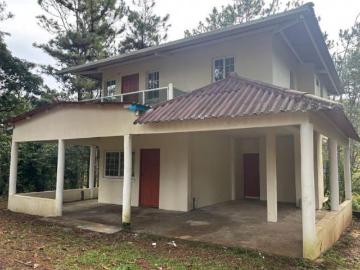 EN VENTA CASA REMODELADA EN CERRO AZUL