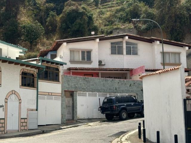 En venta casa 537m2 Alto Prado 6243