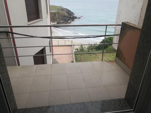 Casa con 2 apartamentos en Malpica, reformados y listos para entrar