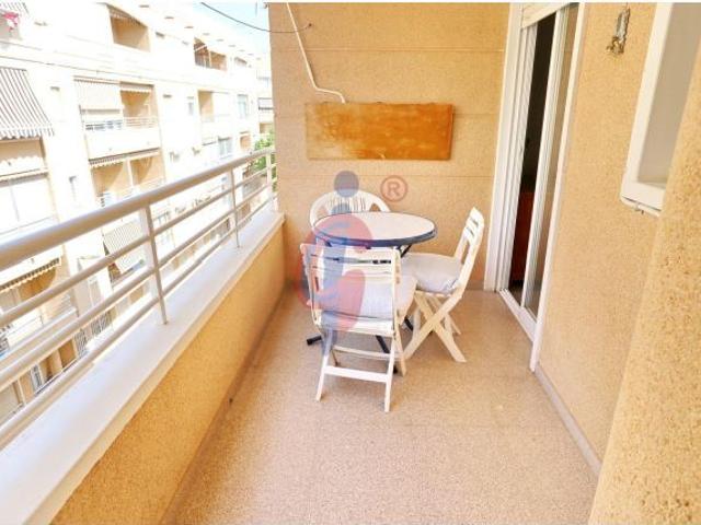 EN VENTA: Dos dormitorios, garaje, piscina en zona Las Viñas, Guardamar del Segura