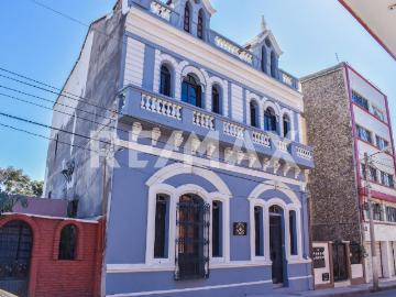 En Venta Edificio y Departamento con Alberca en el Centro de la Ciudad