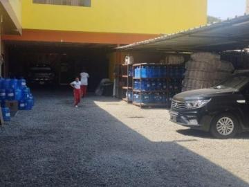 EN VENTA EN EL CENTRO DE CAMANA… INMUEBLE COMERCIAL DE 5 PISOS, con INSTALACIONES Y NEGOCIOS