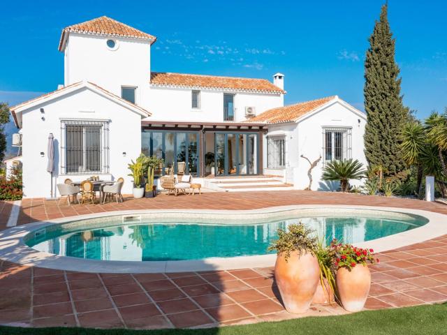 En venta en La Mairena, Ojén. Impresionante villa con vistas. 380m² La Reserva
