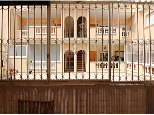 EN VENTA ? Encantador bajo de estilo rústico en Dolores Alicante