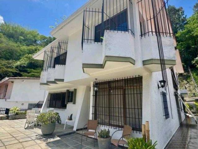 ​ EN VENTA: Espectacular Casa en Lomas de Alto Prado​