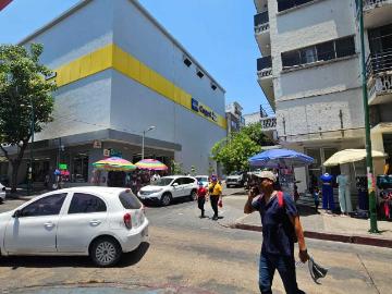En venta ESQUINA con planta baja y primer piso primer cuadro