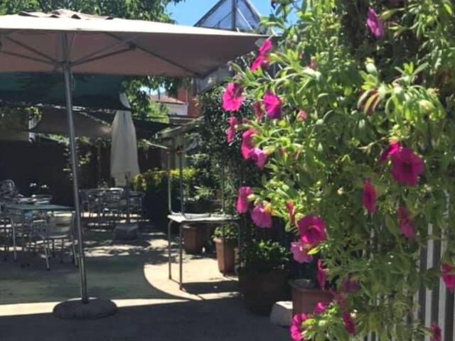 En venta fantástico restaurante y vivienda con terraza en el. 197m² Girona