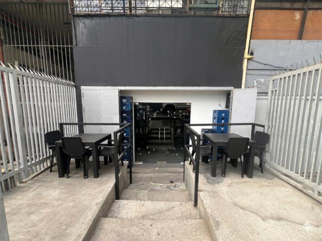 En Venta Fondo de Comercio Bodegón / Licorería Caracas KSMW