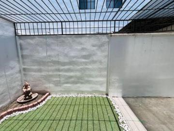 EN VENTA FRENTE A PARQUE