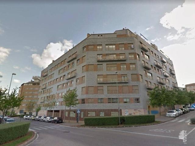 EN VENTA GARAJE EN CÁCERES