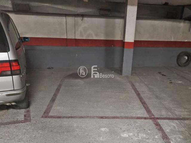 ¡En venta! Garaje en Lleida, JUNTO A LA ESTACIÓN DE TREN LLEIDA para coche mediano o pequeño