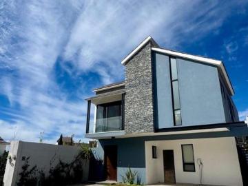 En venta hermosa casa con amplio jardín Fracc. Villa Bonita 2 al norte Saltillo