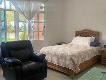 En Venta, HERMOSA Y AMPLIA CASA CON DEPARTAMENTO 1800 M2 EN COATEPEC, VER Coatepec 5 baños