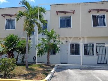 En Venta Linda Casa Fracc. Real Bilbao Playa del Carmen P4407