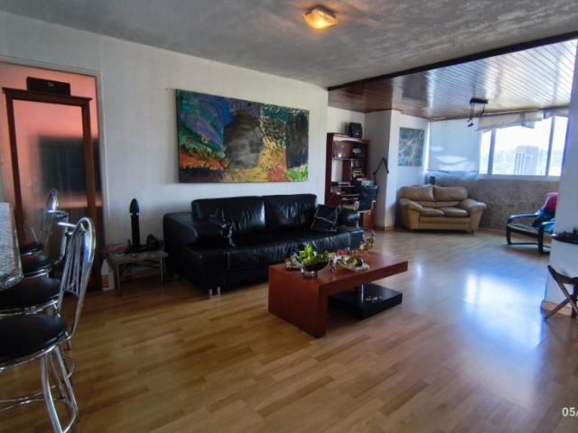 EN VENTA LINDO PENTHOUSE EN LOS CAOBOS