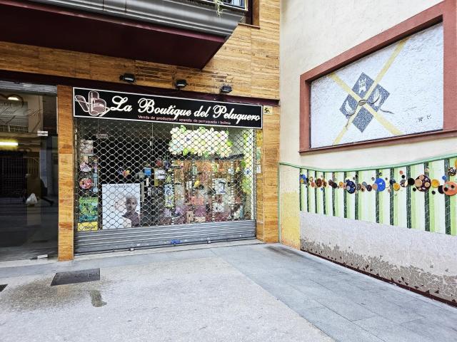 EN VENTA LOCAL COMERCIAL EN LA CALLE GRAN DE SANT ANDREU
