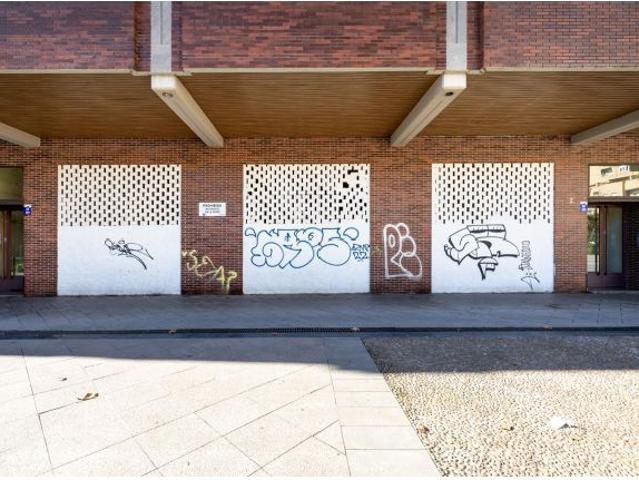 EN VENTA LOCAL COMERCIAL EN PLAZA SAN LAZARO, ZONA PLAZA DE TOROS EN GRANADA