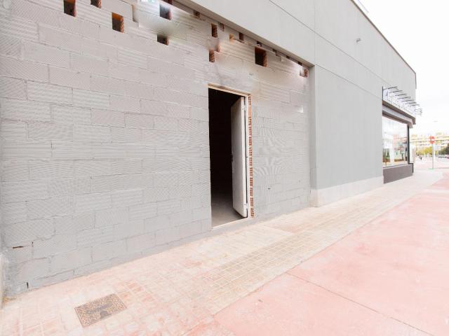 EN VENTA LOCAL COMERCIAL EN PUERTO DE SAGUNTO
