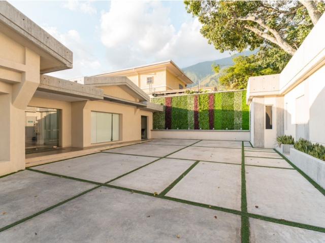 En Venta Local Comercial Ubicado en Altamira, Ccs