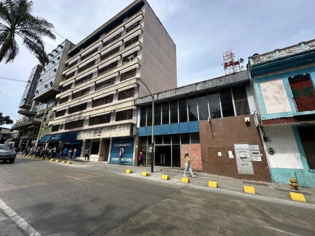 En Venta Local en Avenida Bermudez MGG/MGR