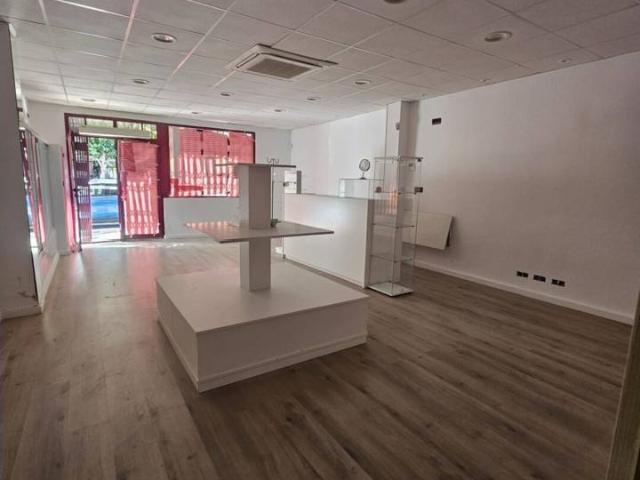 EN VENTA LOCAL EN CENTRO DE CAMPELLO ALICANTE
