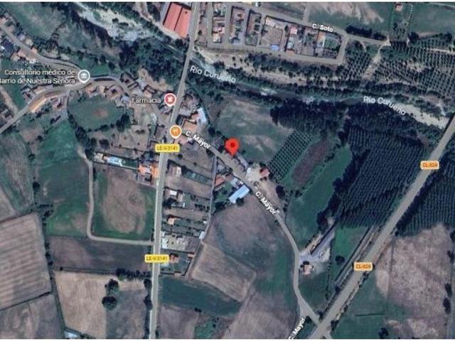 En venta local en santa colomba curueño