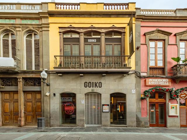 EN VENTA, MAGNÍFICO EDIFICIO REFORMADO EN TRIANA. APTO PARA RIC