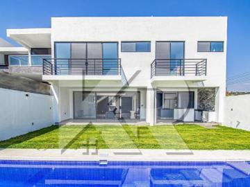 EN VENTA MODERNA CASA SOLA EN EL EXCLUSIVO FRACCIONAMIENTO CORINTO RESIDENCIAL DENTRO DE BURGOS