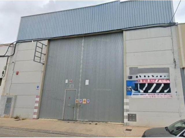 EN VENTA NAVE EN ZONA CAPÇADES!