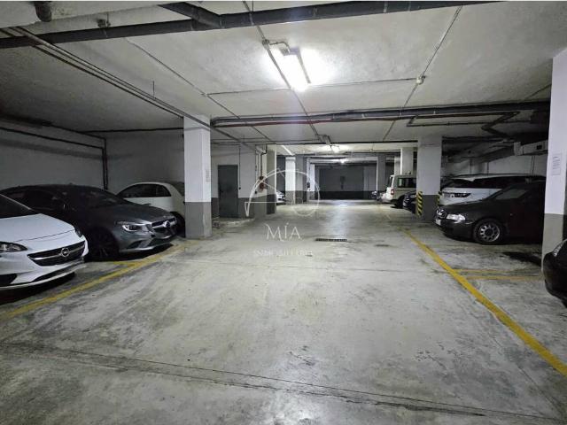 En venta o alquiler espaciosa plaza de parking en Cala Major Marivent