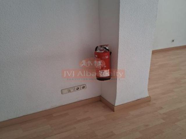 EN VENTA O ALQUILER ESPECTACULAR LOCAL EN ZONA INDUSTRIA