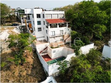 EN VENTA O RENTA, Residencia de Lujo con Vista al Mar en Lomas del Castillo