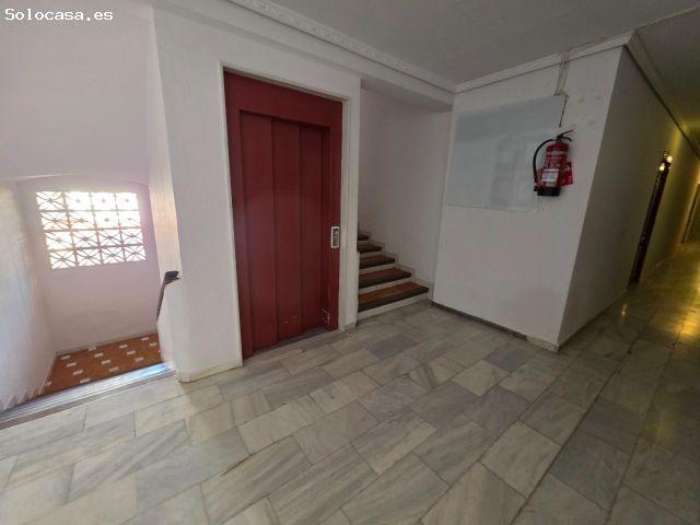 EN VENTA OCUPADA. Estudio en plaza solymar a 200 metros de la playa