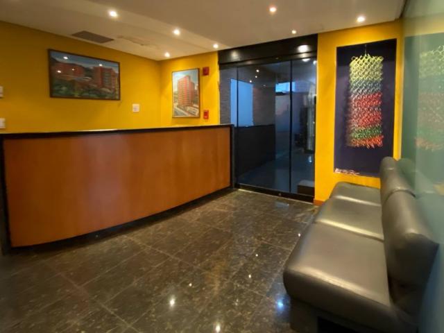En Venta. Oficina 300m2. Urb. El Rosal