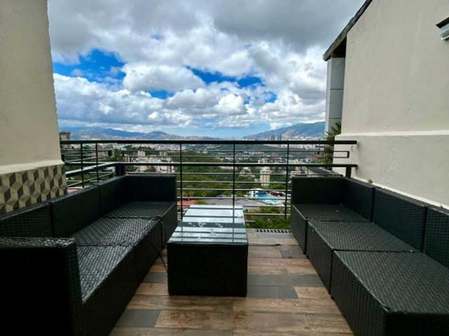 En venta PH 3 niveles en Colinas de Bello Monte