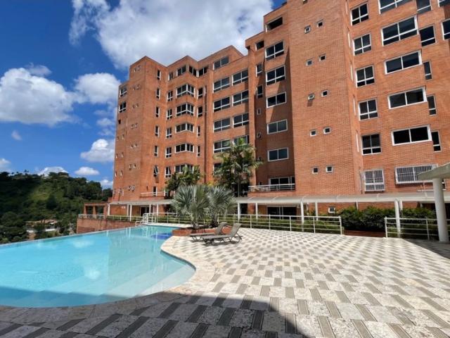 En Venta PH 3 Niveles Lomas del Sol Obra Gris Súper Vista y Terraza