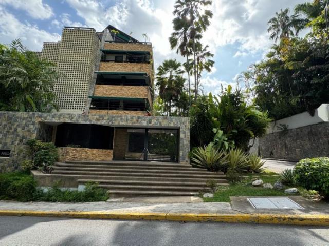 En Venta PH Duplex con terraza en Los Palos Grandes Norte