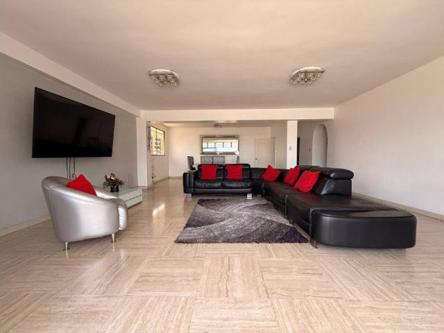En venta PH Duplex ubicado en Los Caobos