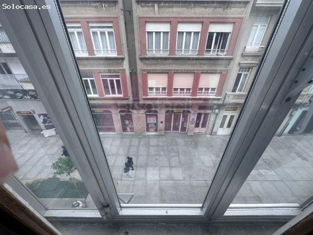 EN VENTA PISO DE 4 DORMITORIS EN PLENO CENTRO CON MUCHAS POSIBILIDADES