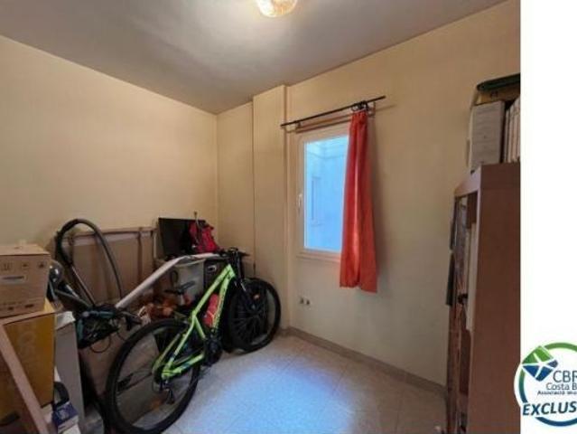 En venta piso en una de las mejores zonas Cendrassos de figueres con vista al parque