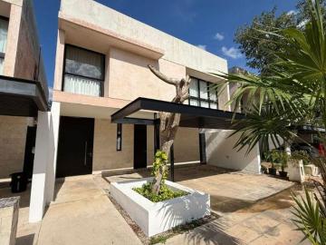 EN VENTA PRECIOSA CASA TOTALMENTE EQUIPADA EN PRIVADA NAVITA