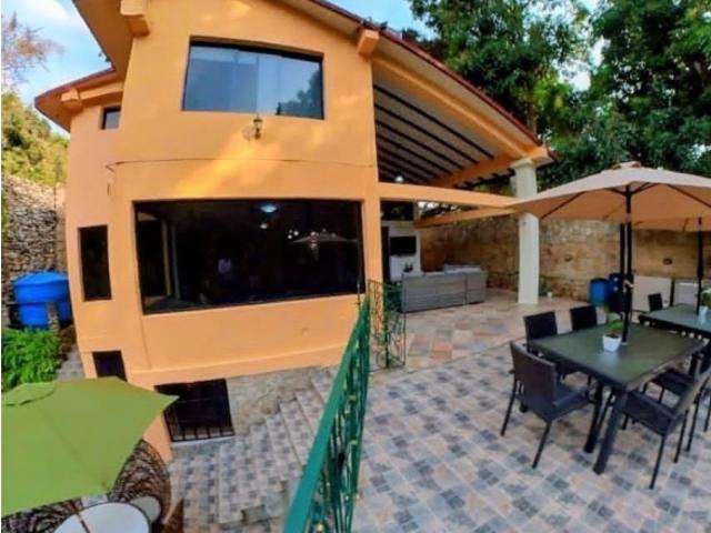 En Venta Quinta En Urb. Palmarito, Las Delicias. Mcy. Aragua
