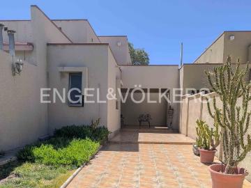 En Venta residencia 234 M2 construídos en 746 M2